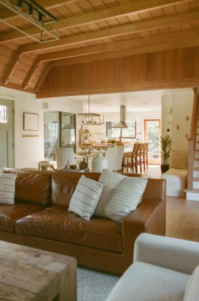 Diamond Peak Chalet with Serene Escape and Scenic Views